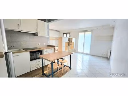 studio 1 pièce 31 m²