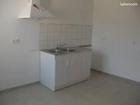logement conteville 83 m2