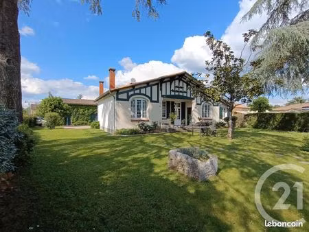 maison 6 pièces 159 m²