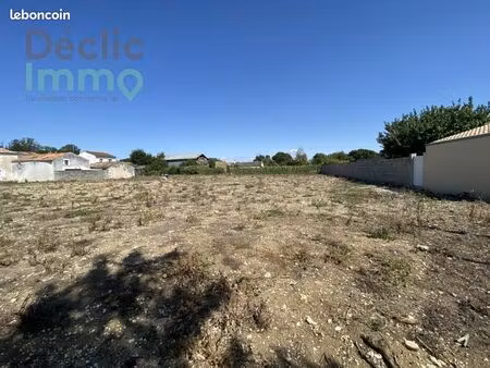 terrain 812 m² montroy