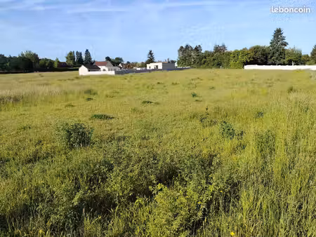 terrain 1748 m² saint-sérotin