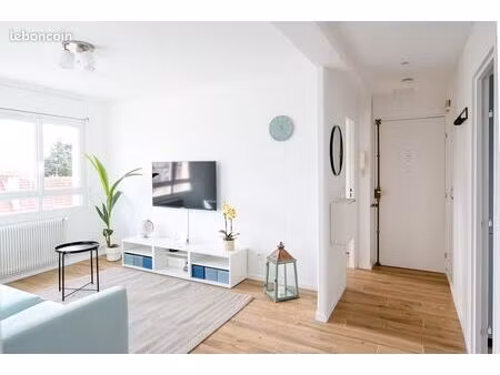 t4 64m² meublé rénové à neuf — 6 min gare rer a — la défense 12 min