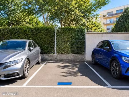 ◊ parking sécurisé – versailles pershing – 90 /mois