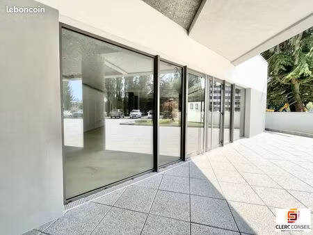 local 183 m² bihorel