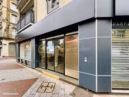 local commercial 185 m²
