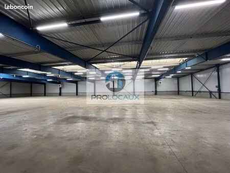 local d'activite 1700 m² roye