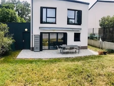 maison 4 pièces de 2016  3 chambres  au calme