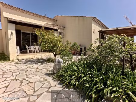 villa 3 pièces 85 m²