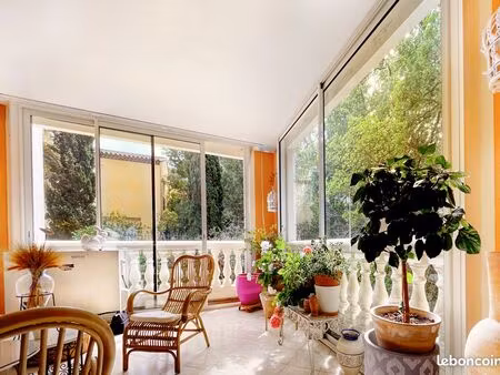 grand t3  zéro travaux et tout à pieds : 82m2 + 18m2 de jardin d'hiver  accès pmr  cave et