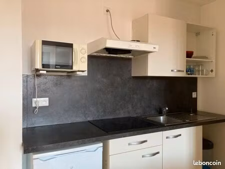 studio meuble toutes charges comprises