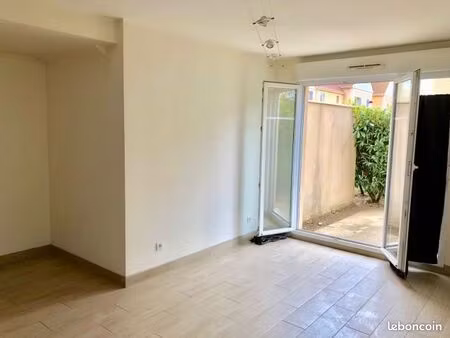 logement 44m² avec 2 parkings et un jardin 39 m² avec terrasse exposition sud 2 pieces a m