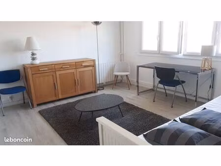 location studio 24 m² calme et lumineux 750 / mois