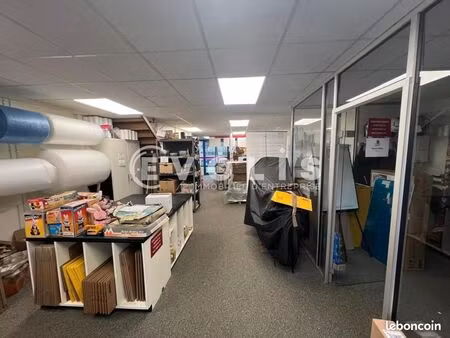 bureau 190 m²