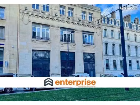 bureau 245 m²