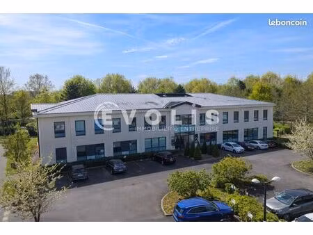 bureaux 74 m²