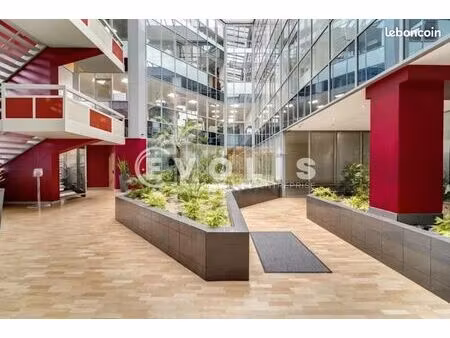 bureaux 823 m²