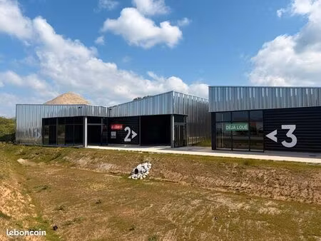 local commercial 1 624 m²