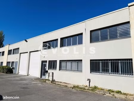local d'activité 580 m²