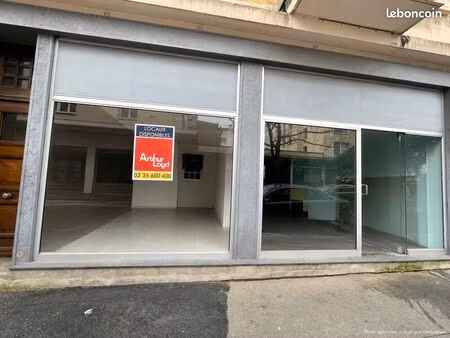 local commercial 64 m²