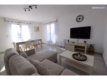 appartement t4 de 85m² – 5ème étage avec ascenseur  balcon 27m² et parking – fréjus centre