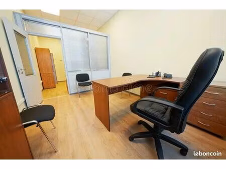 local de stockage et bureau