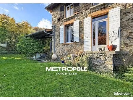 maison 10 pièces 326 m²