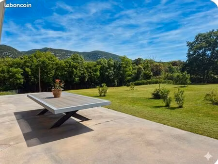 propriété contemporaine de standing 395000 euros cause départ