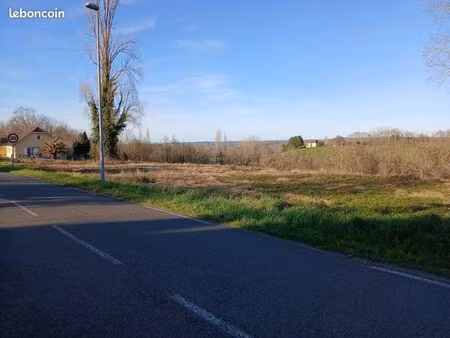 terrain constructible 2200m2