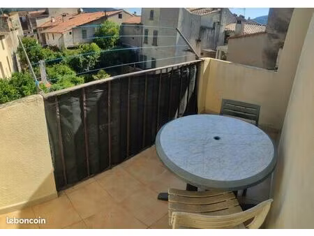 t2 rénové avec terrasse  35m2  centre historique