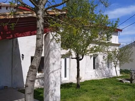 [pugnac] maison 5 chambres entièrement rénovée