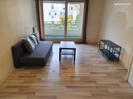 appartement 50 m2 t2 meublé cergy saint christophe+ balcon 4m2