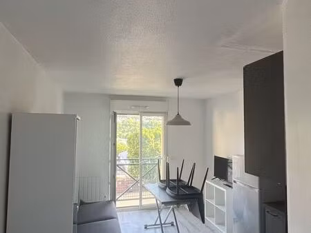 studio meublé tout confort + parking sécurisé