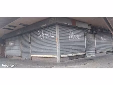 2 locaux commerciaux