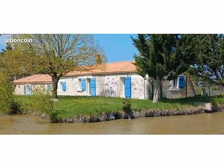 longère 1797 rénovée en pierre d'origine  6 pièces  3 chambres +1  183m² habitable  150 m²