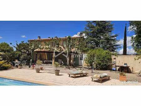 château 5 pièces 142 m²