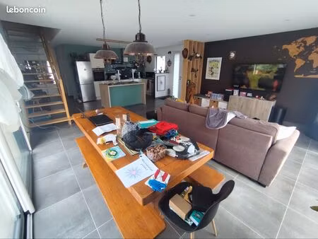 maison individuelle non mitoyenne située en centre ville