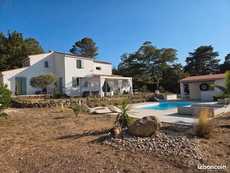 villa 172m2 avec piscine sur 3100m2