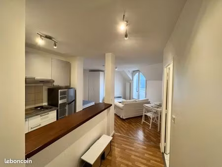 studio meublé 33m2  avec balcon