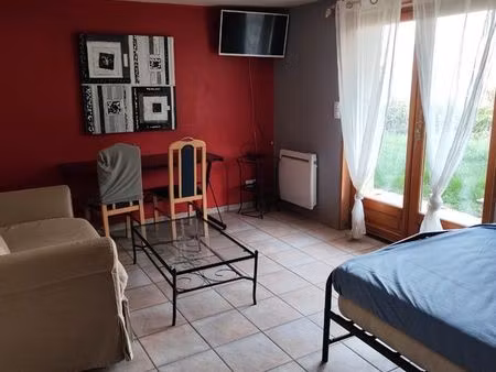 studio meublé (grand jardin)