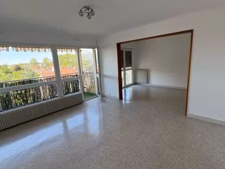 appartement t4 avec balcon  garage et cave