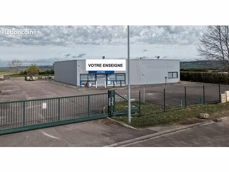 local commercial 515 m2