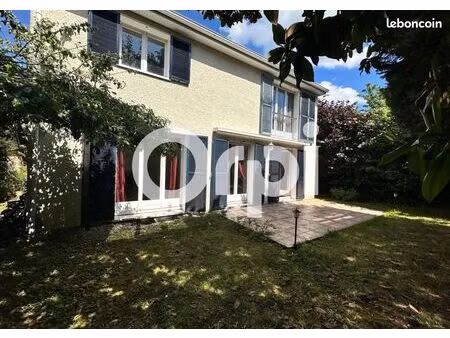 maison 8 pièces 160 m²