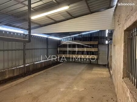 local 460 m² fréjus