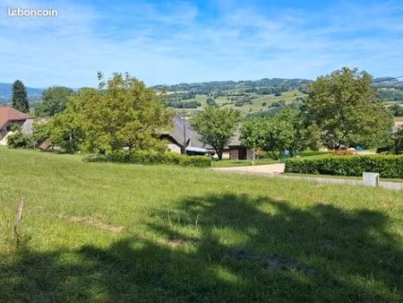 terrain 701 m² chavanod