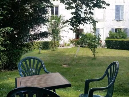 spacieux f3 plus bureau de 90 m2 sur grand parc