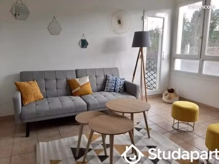 chambre 1 pièce 12 m²