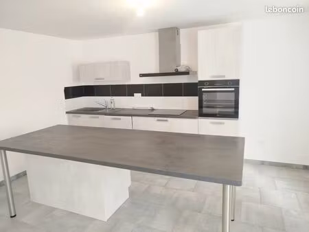 très beau logement au cœur de delle