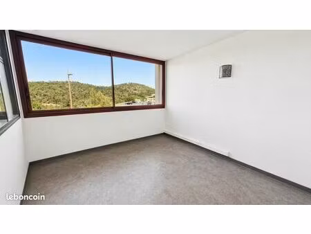 bureaux 13 m² saint-raphael