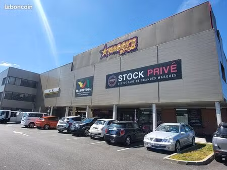 local commercial 890 m² etampes