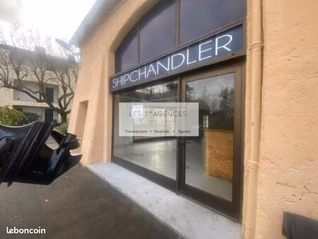 local commercial 130 m² grimaud